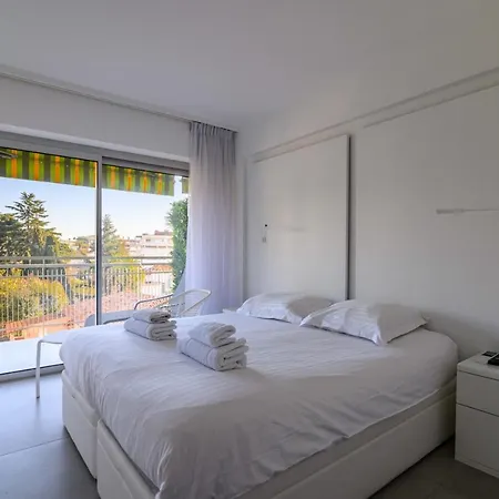 Apollon 2 Steps Away From The Croisette In Apartment *