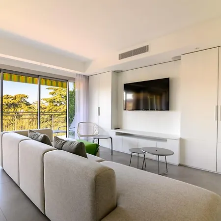 Apollon 2 Steps Away From The Croisette In Appartamento Cannes